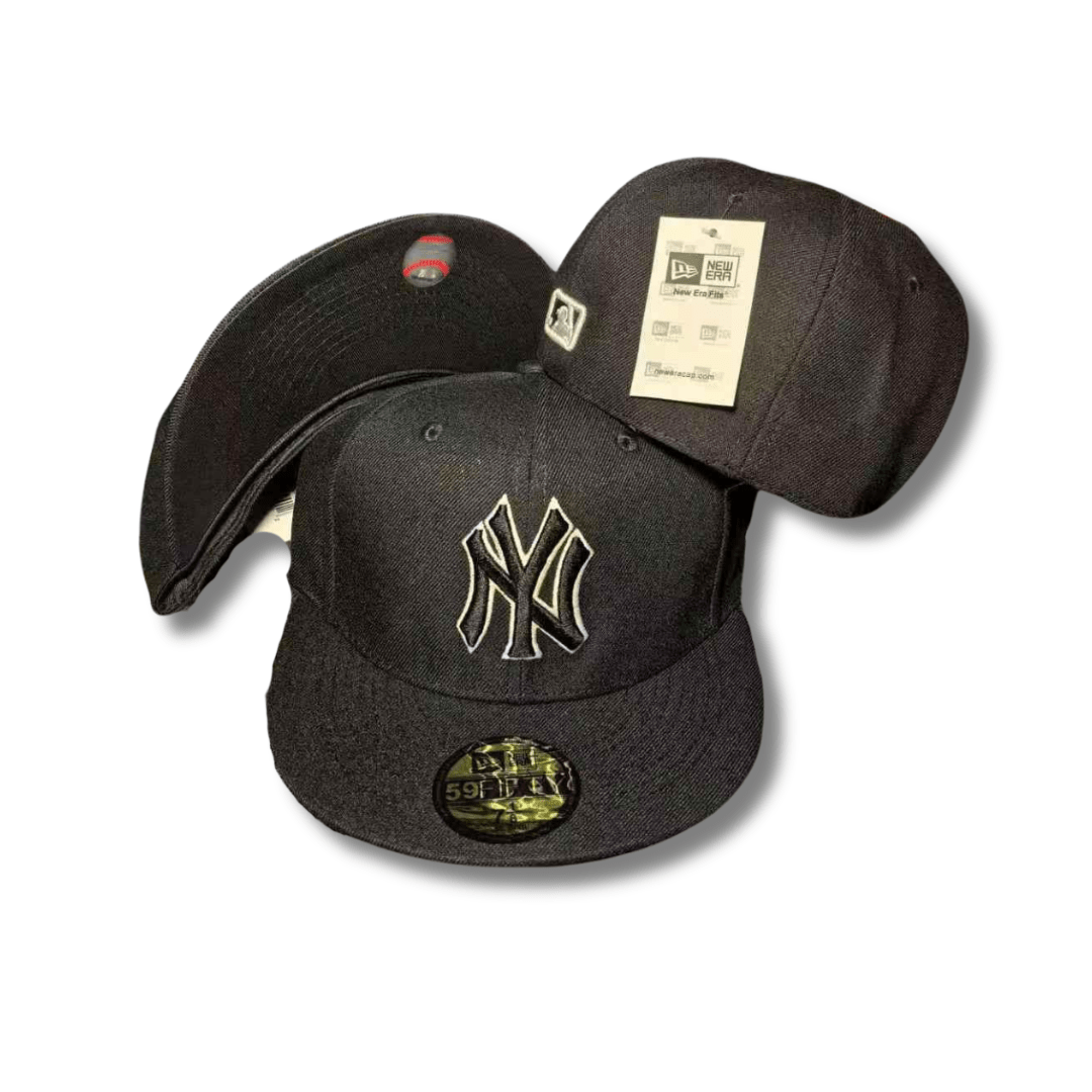 New York Yankees All-Black Classic MLB Style – Fitted Cap