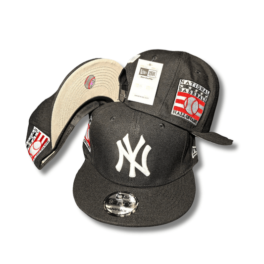 New York Yankees 9FIFTY Black with Hall of Fame Patches – Snapback Cap